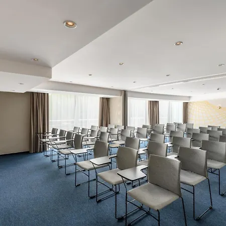 Hotel Kenese Bay Garden & Conference