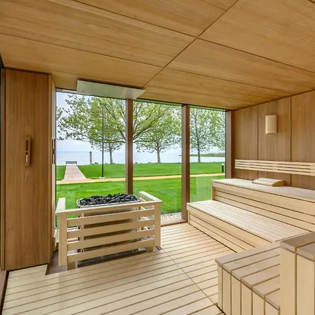 Hotel Kenese Bay Garden & Conference 4*