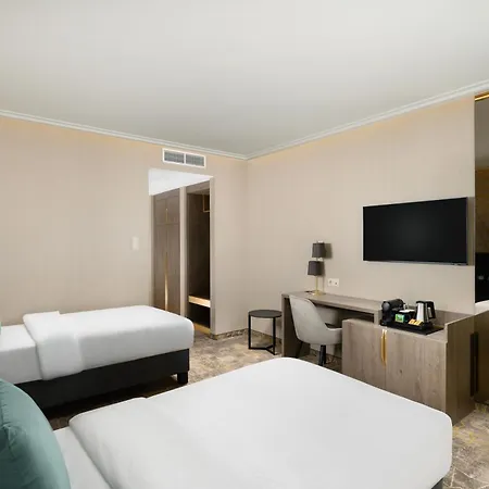 Hotel Kenese Bay Garden & Conference