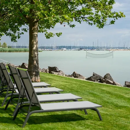 Kenese Bay Garden & Conference Otel 4*