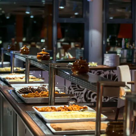 Kenese Bay Garden & Conference 4*