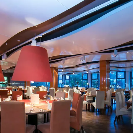 Kenese Bay Garden & Conference 4* بالاتونكينيشي