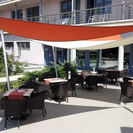 Kenese Bay Garden & Conference 4* バラトンケネシェ