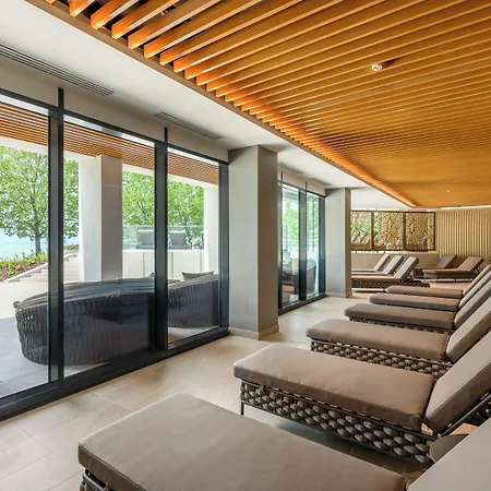 Kenese Bay Garden & Conference 4* بالاتونكينيشي