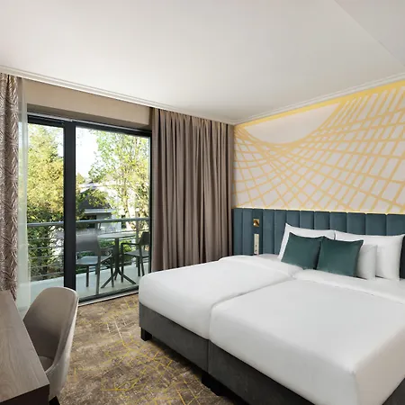Kenese Bay Garden & Conference فندق 4*