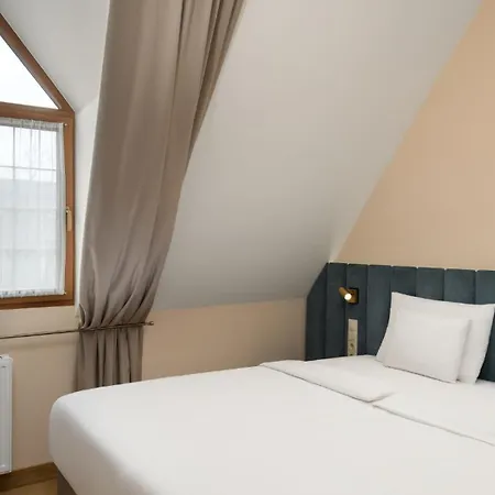 מלון Kenese Bay Garden & Conference 4*