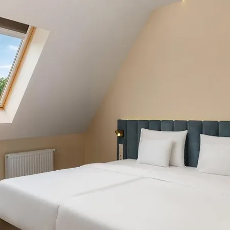 Kenese Bay Garden & Conference Hotel 4*