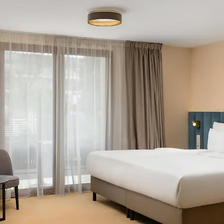 Hotel Kenese Bay Garden & Conference