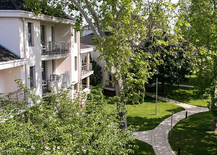 Kenese Bay Garden & Conference Szálloda