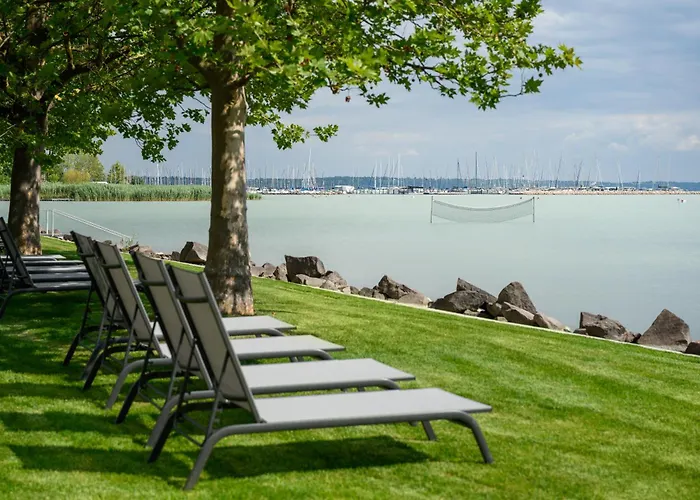 Kenese Bay Garden & Conference Hotel 4*