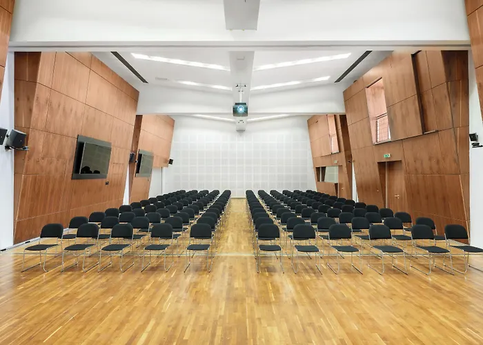 Kenese Bay Garden & Conference 酒店