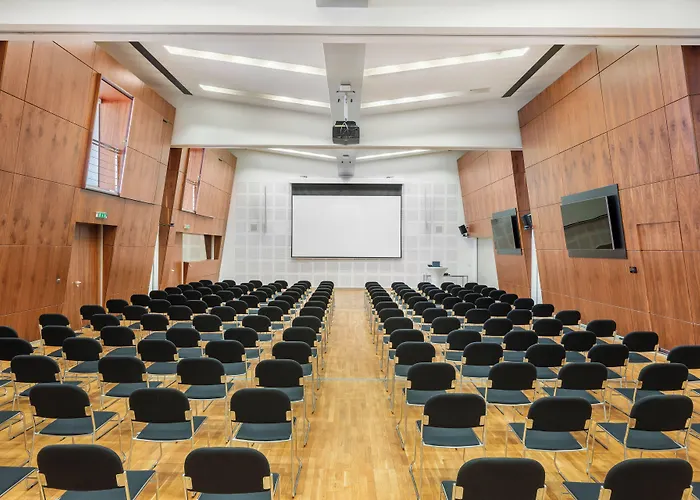 Kenese Bay Garden & Conference 4*