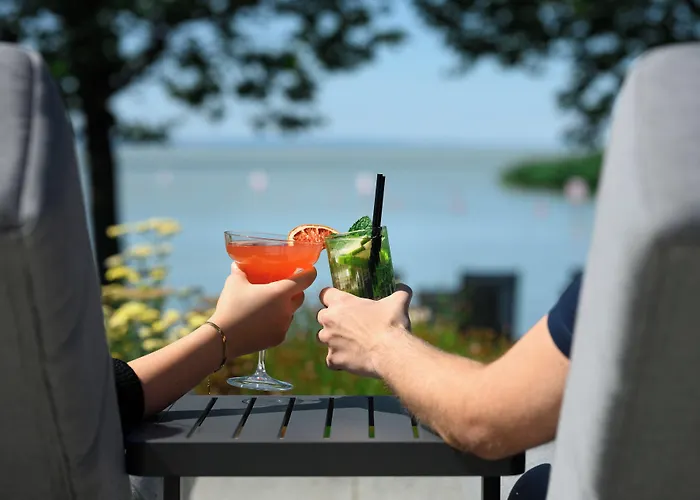酒店 Kenese Bay Garden & Conference 4*
