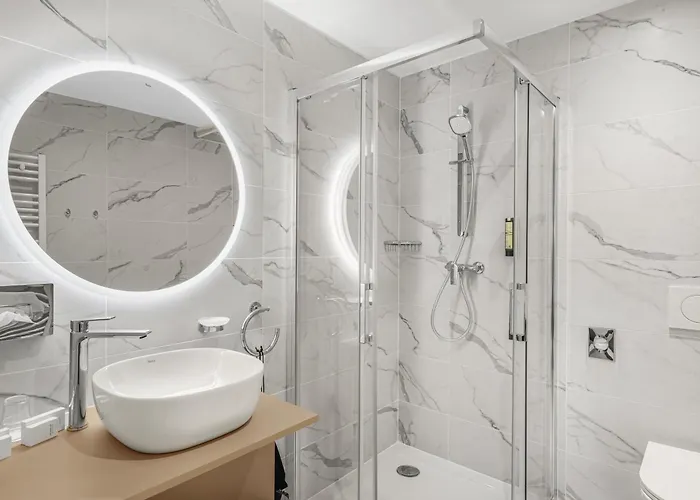 Hotel Kenese Bay Garden & Conference