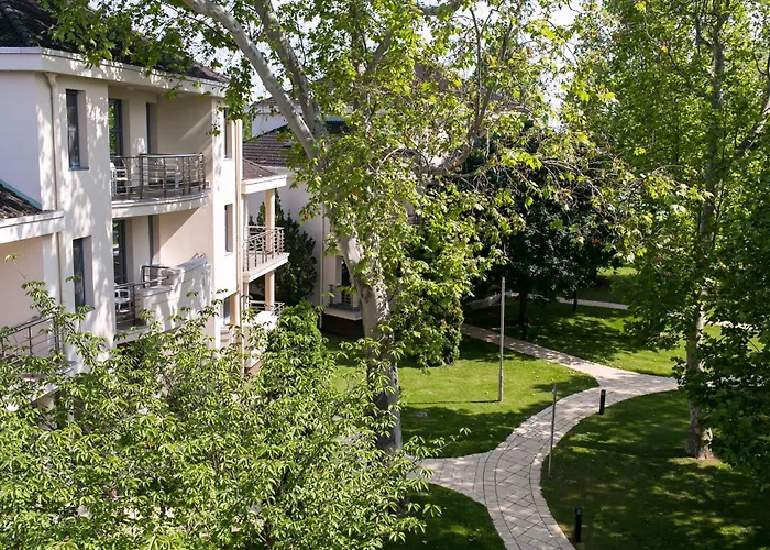 Kenese Bay Garden & Conference 4* 巴拉腾肯尼斯